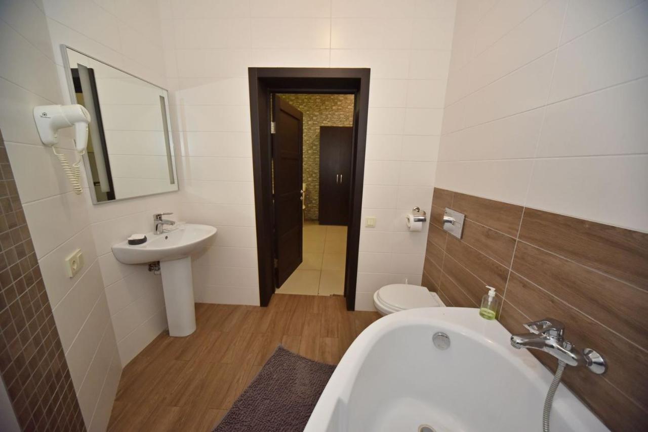 Malon Apartments Harkiv Exterior foto